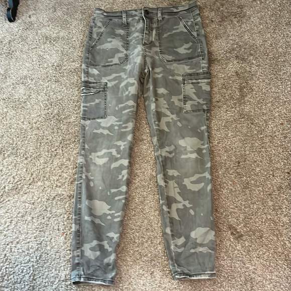 MUDD CAMO STRAIGHT LEG PANTS. SIZE 11 - Picture 1 of 11